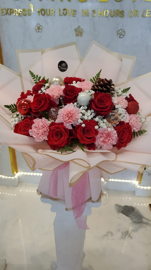 Candy Noel Bouquet image 0