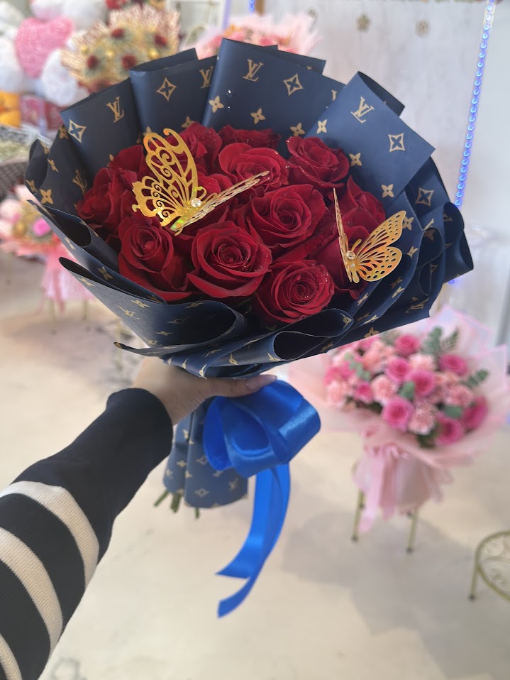 Butterfly Kiss Mini Bouquet image 2