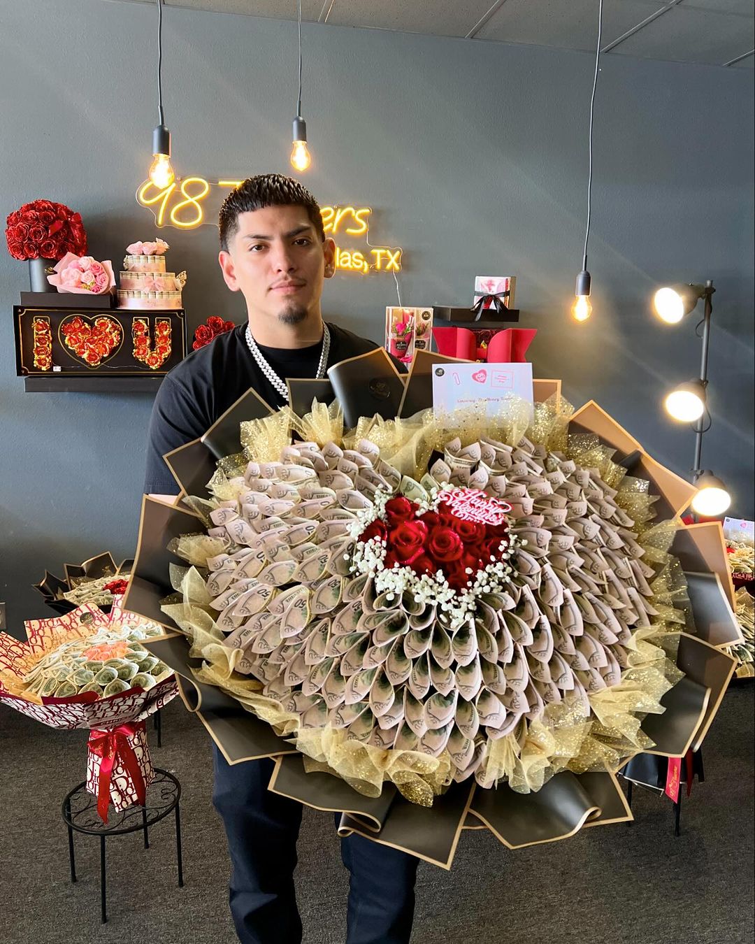 Heart of Prosperity Bouquet 💵❤️ image 0