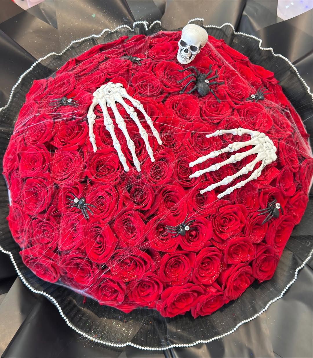 Haunted Love Red Rose Box image 4