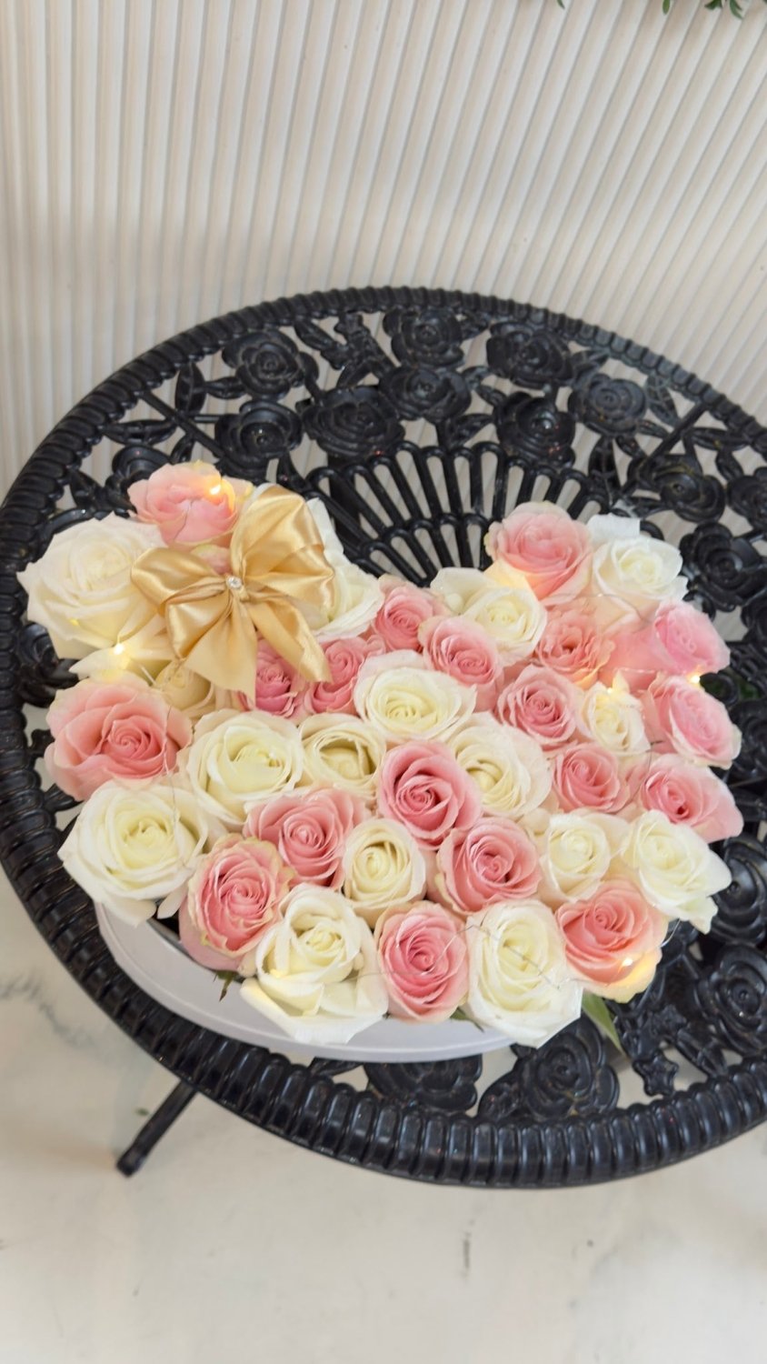 Blush & Ivory Rose Flower Box - 98 FLOWERS