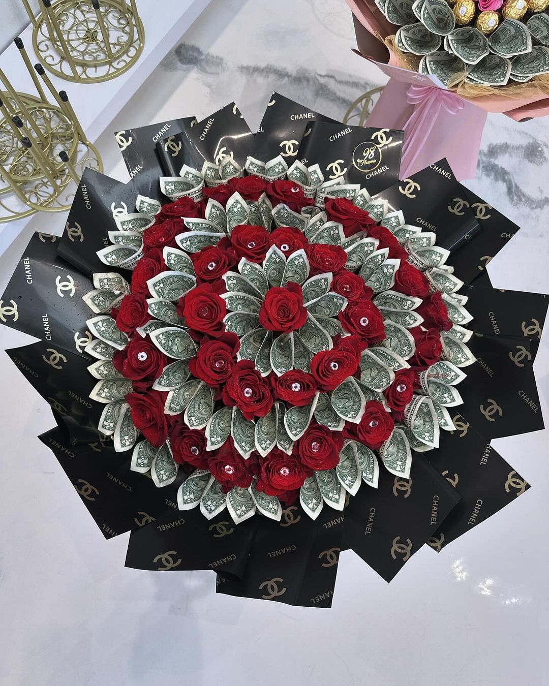 Chanel Extravagance Money Bouquet image 1