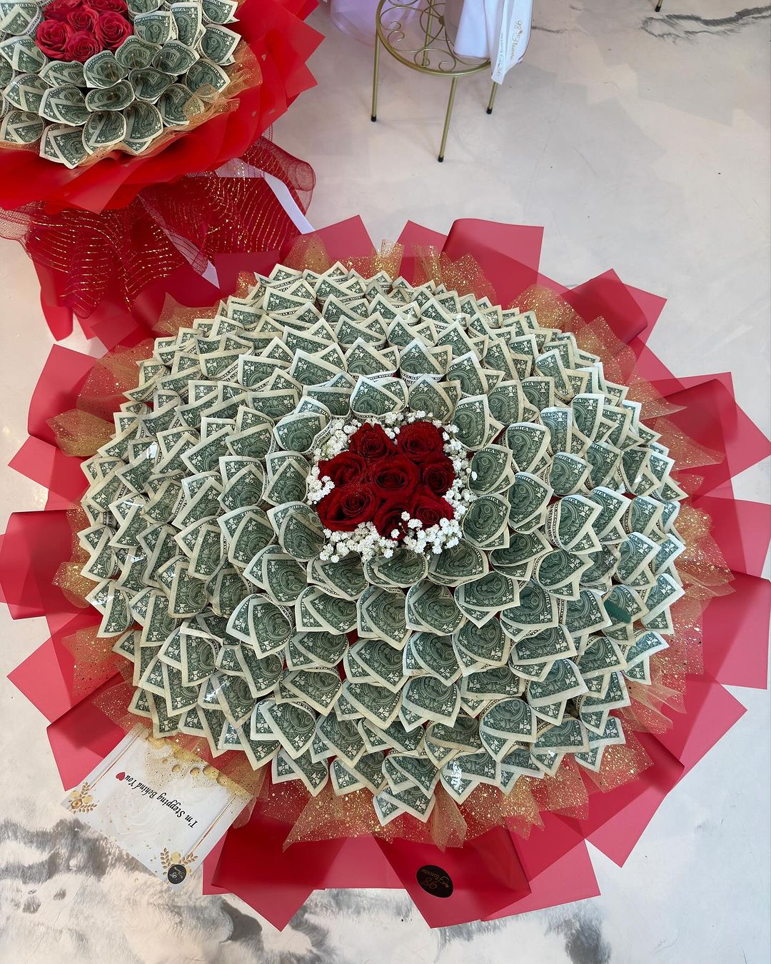 Circle of Prosperity Bouquet 💸🌹 image 2