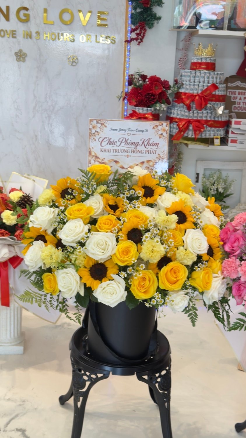 Yellow Rose & White Daisy Flower Box - 98 FLOWERS