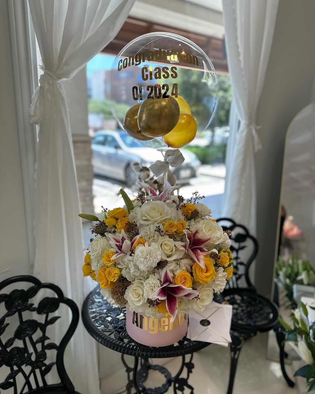 Graduation Bloom Box with Balloon image 3