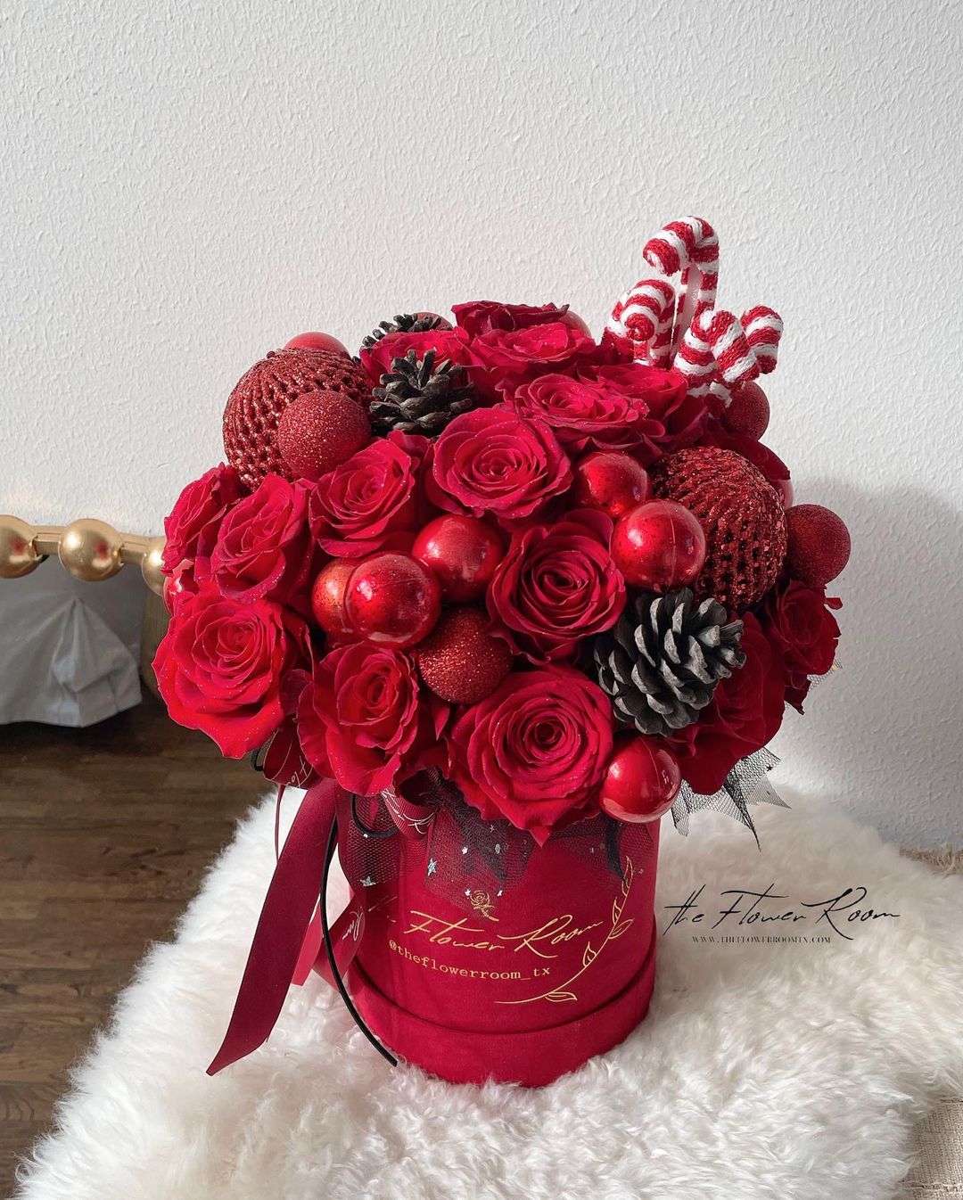 Festive Joy Christmas Rose Box 🎄🌹🎁 image 0
