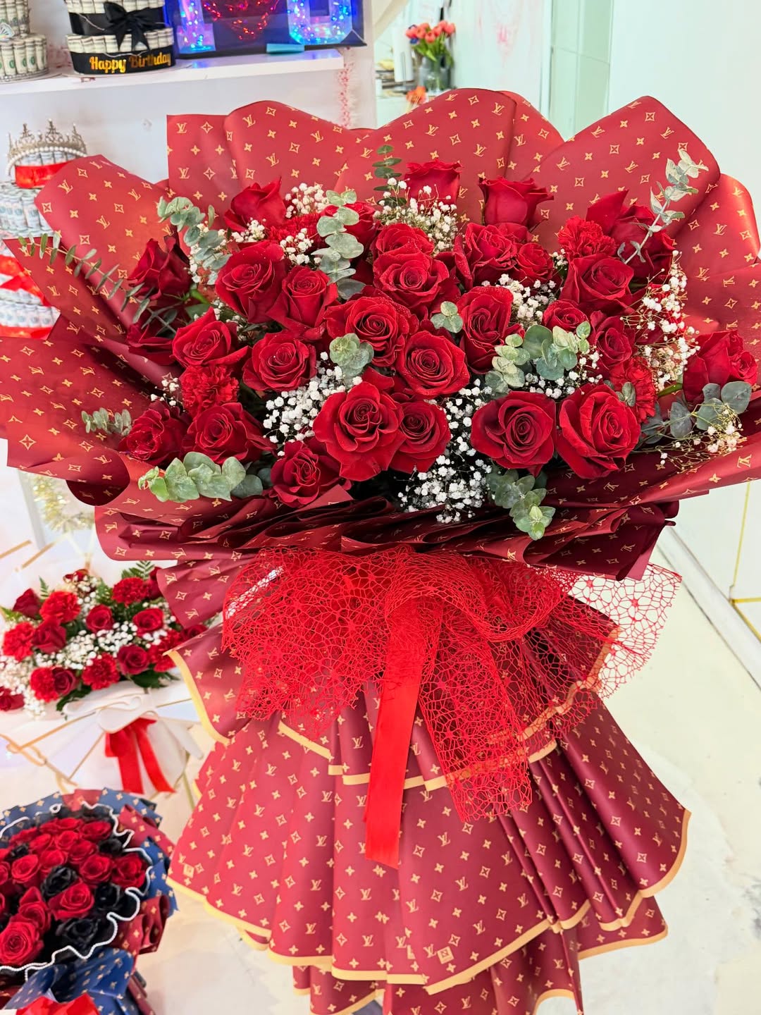 Grand Red Rose Luxury Bouquet image 2