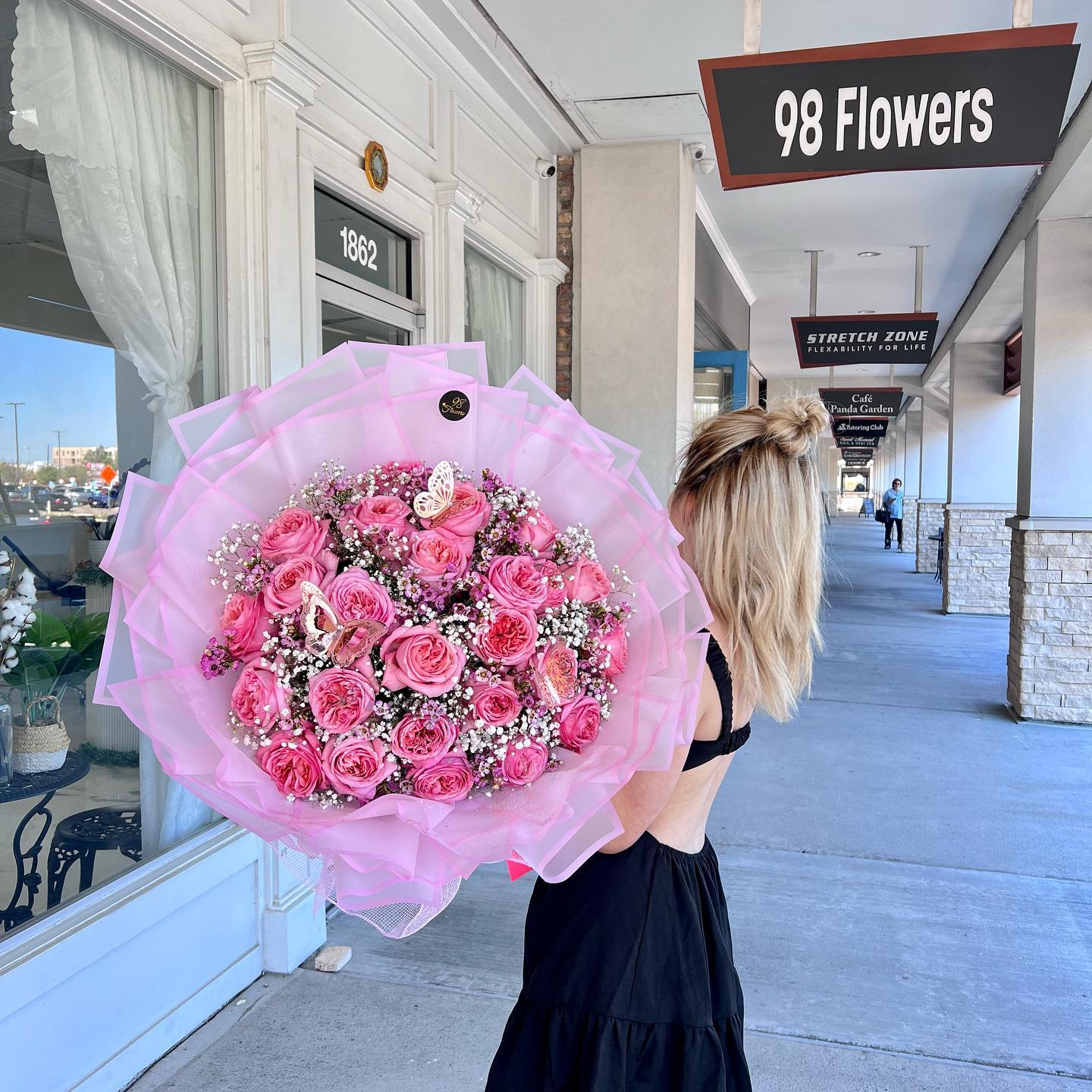 98 Round Shape - Medium Size (35 Roses), PINK image