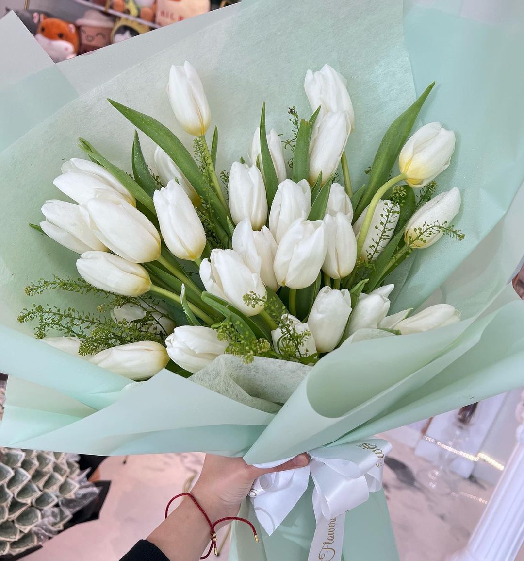 Pure Elegance Tulip image 1