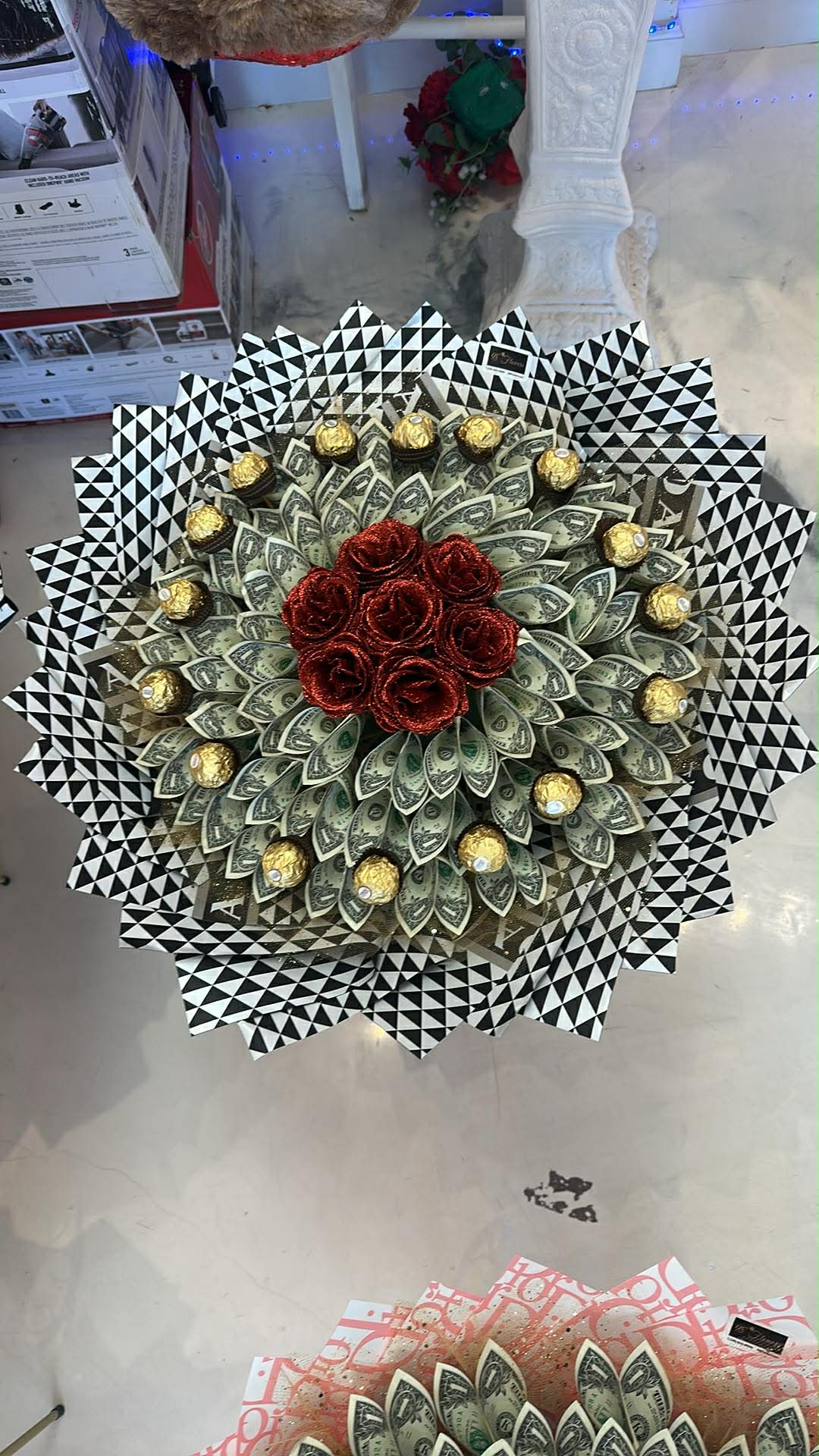 Luxury Money Bouquet (Red & Gold Edition) image 0