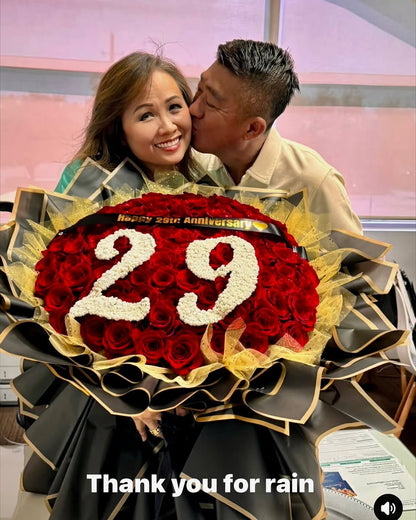 Golden Anniversary Roses Bouquet image 0