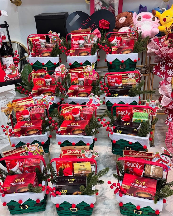 Santa’s Snack Basket image 0