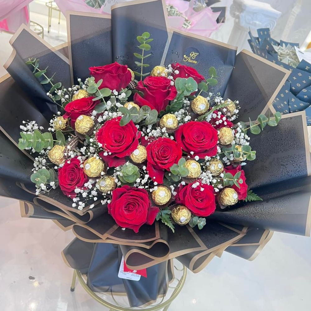 Red Rose with Chocolate Bouquet image 0