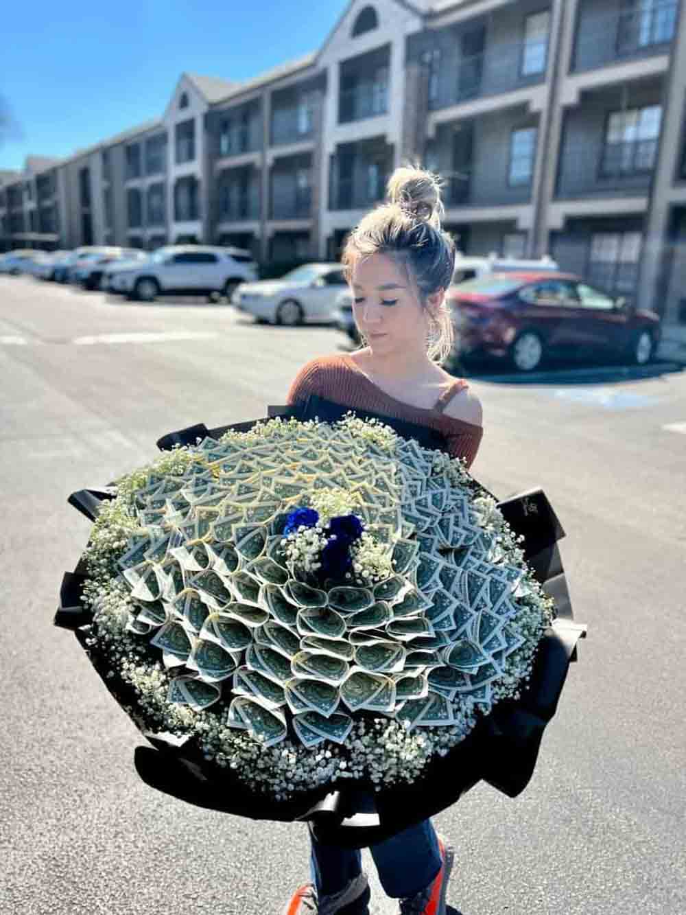 The Luxury Cash Money Bouquet image 23