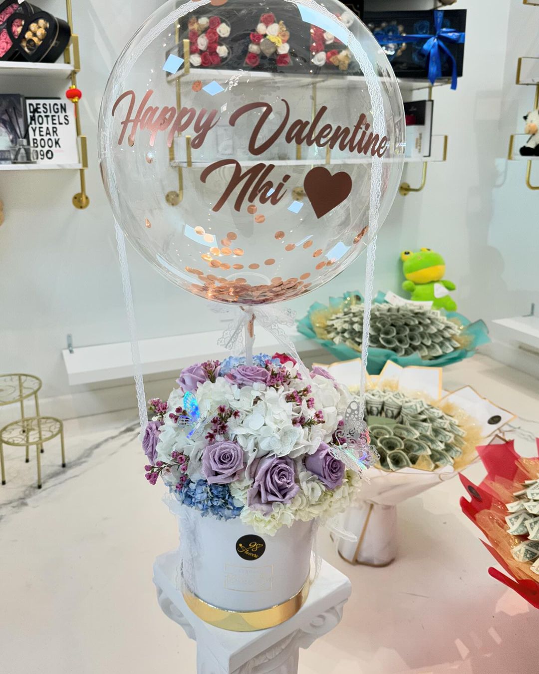 BloomBox Majestic 🌸💖 image 0