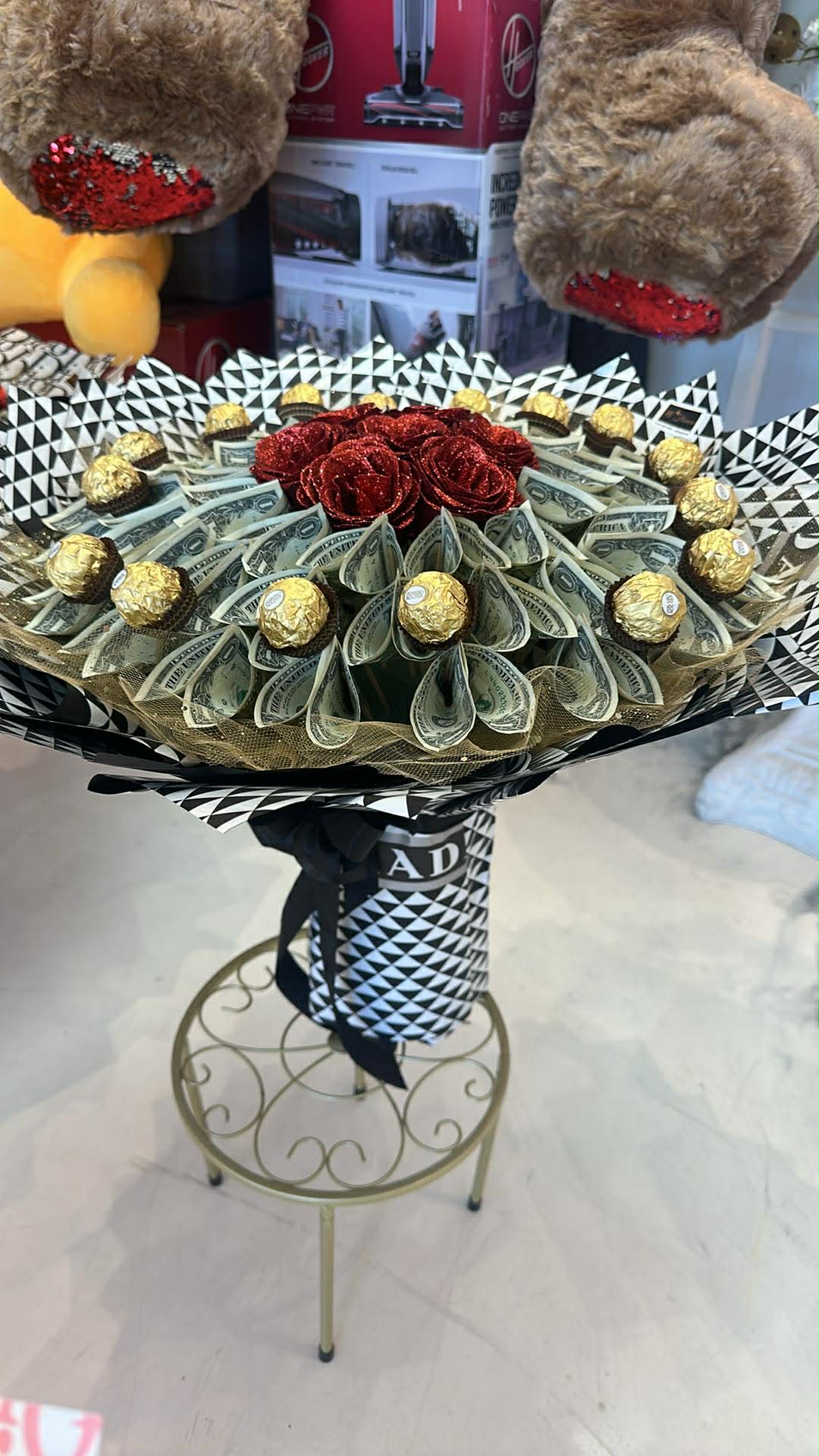 Luxury Money Bouquet (Red & Gold Edition) image 2