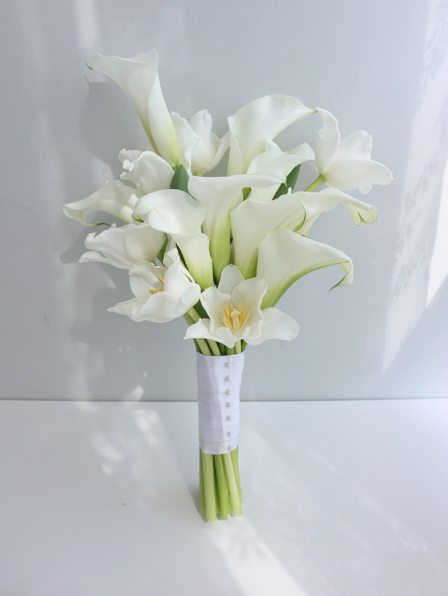 White Calla Lily Bridal Bouquet image 0