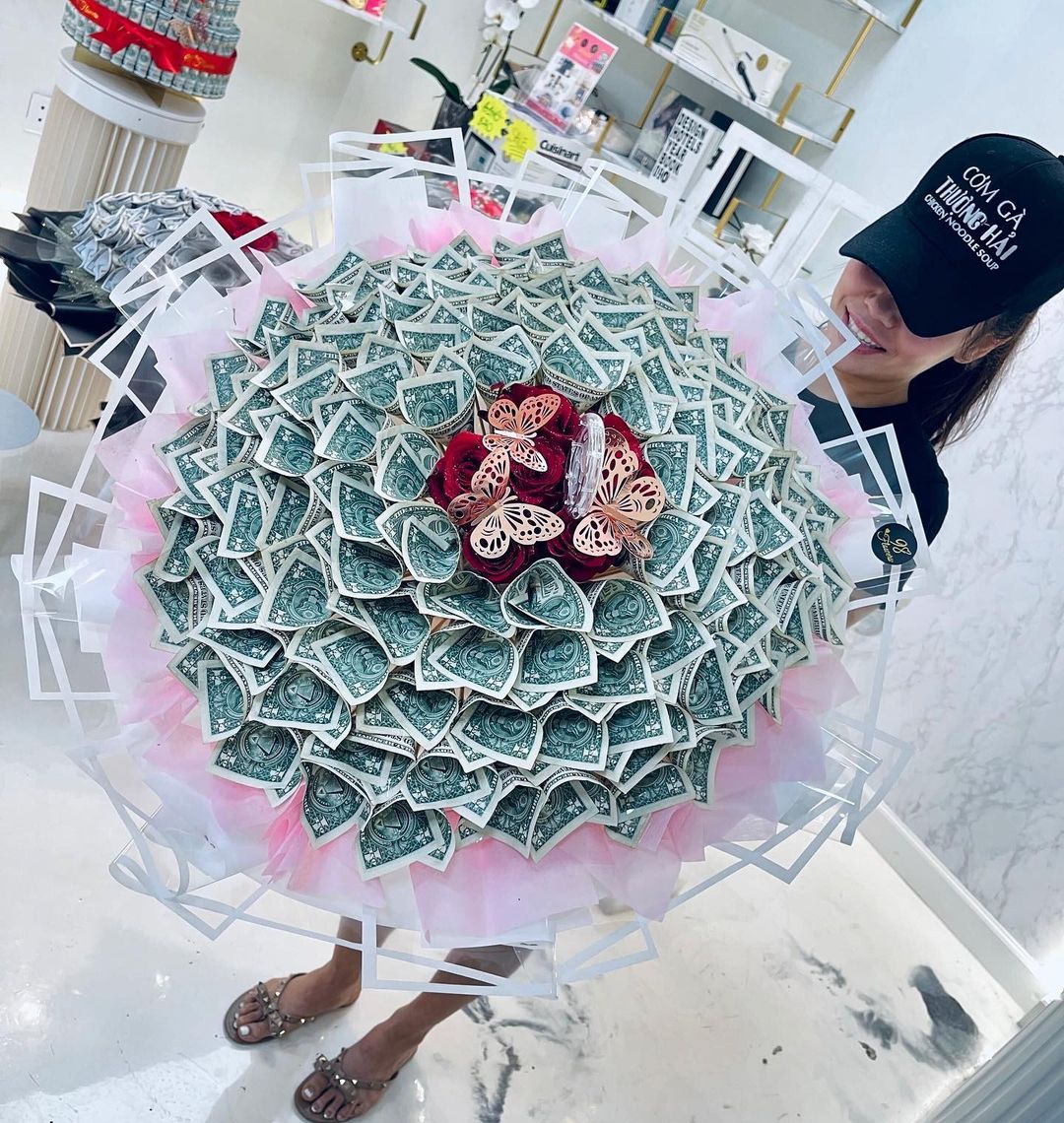 The Luxury Cash Money Bouquet - Jumbo Size ($100 Cash Inside), CLEAR PAPER image