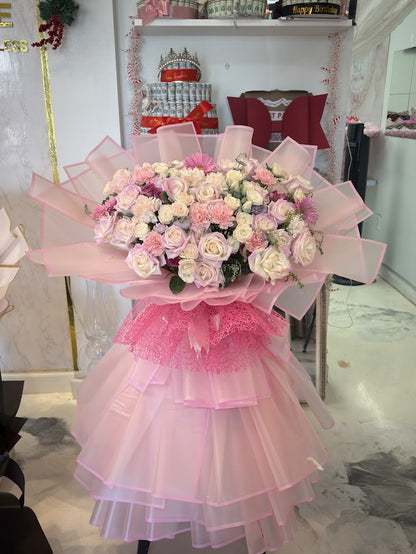 Princess Blossom Grand Bouquet image 0