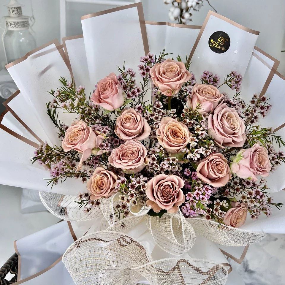 Subtle Elegance Rose Bouquet image 1
