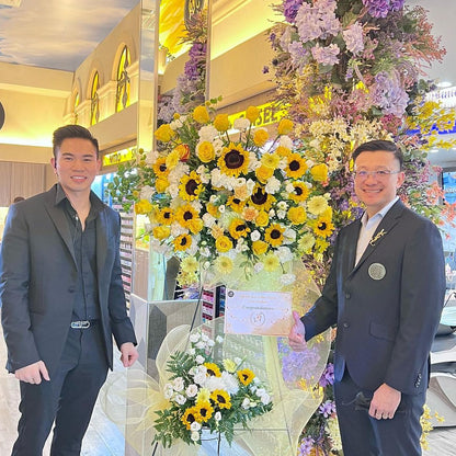Golden Sunrise Celebration Stand image 0