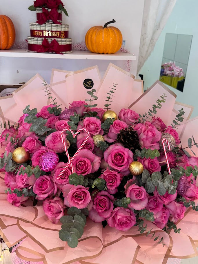 Pink Noel Grande Bouquet image 0