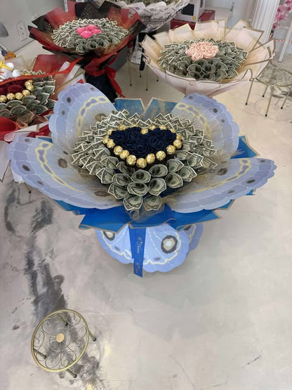 Royal Heart – Midnight Blue Money Bouquet image 1