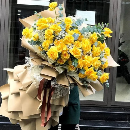 Huge Bouquet of Yellow Roses image 2