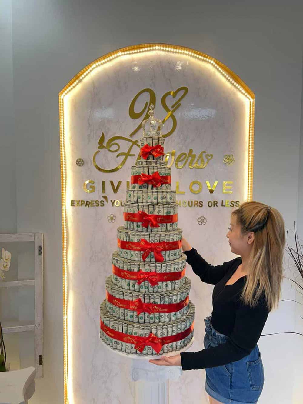 The Luxury Money Cake image 3