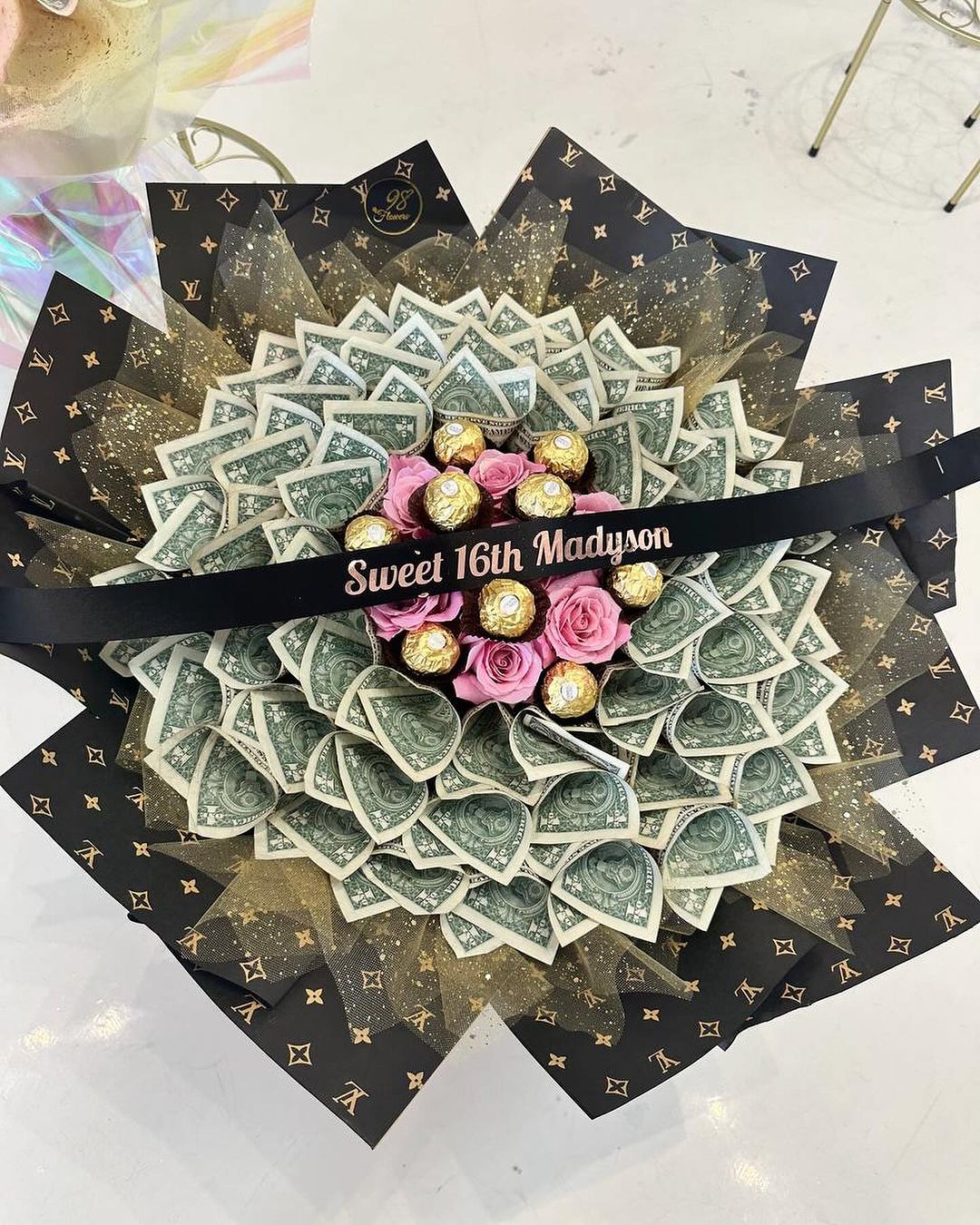 Sweet 16 Luxe Money Bouquet image 2