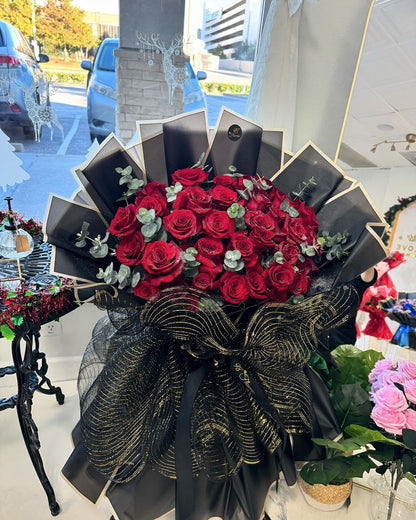 Majestic Grandeur Rose Bouquet image 2