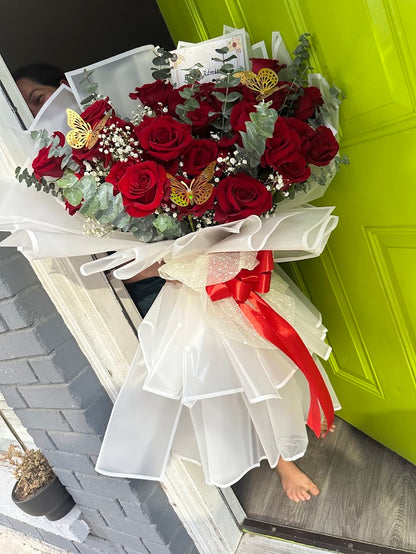 Scarlet Whisper Bouquet image 2