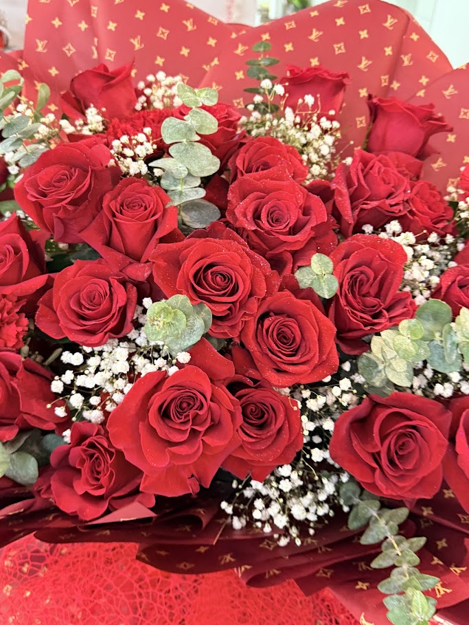 Crimson Majesty Bouquet image 2