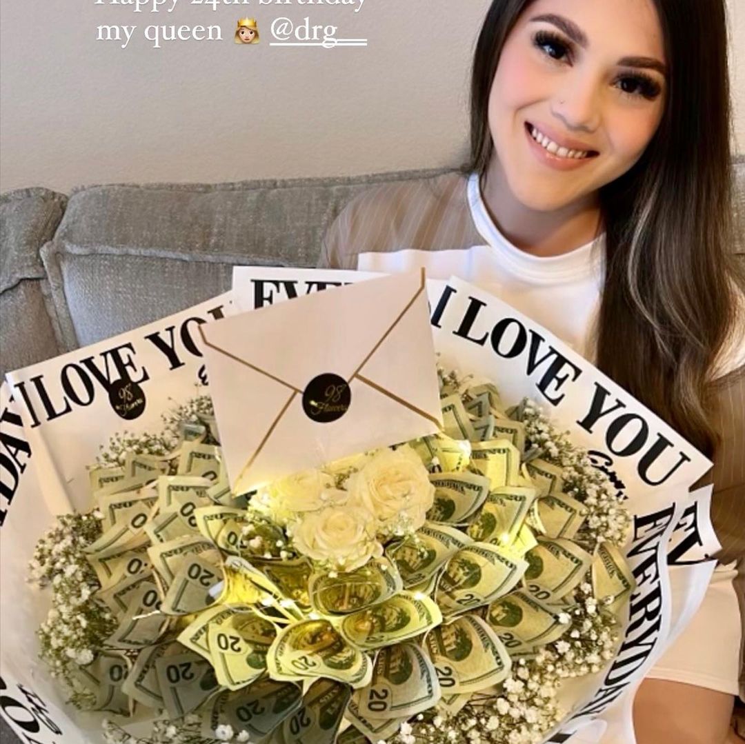 The Luxury Cash Money Bouquet - Jumbo Size ($100 Cash Inside), WHITE I LOVE YOU PAPER image