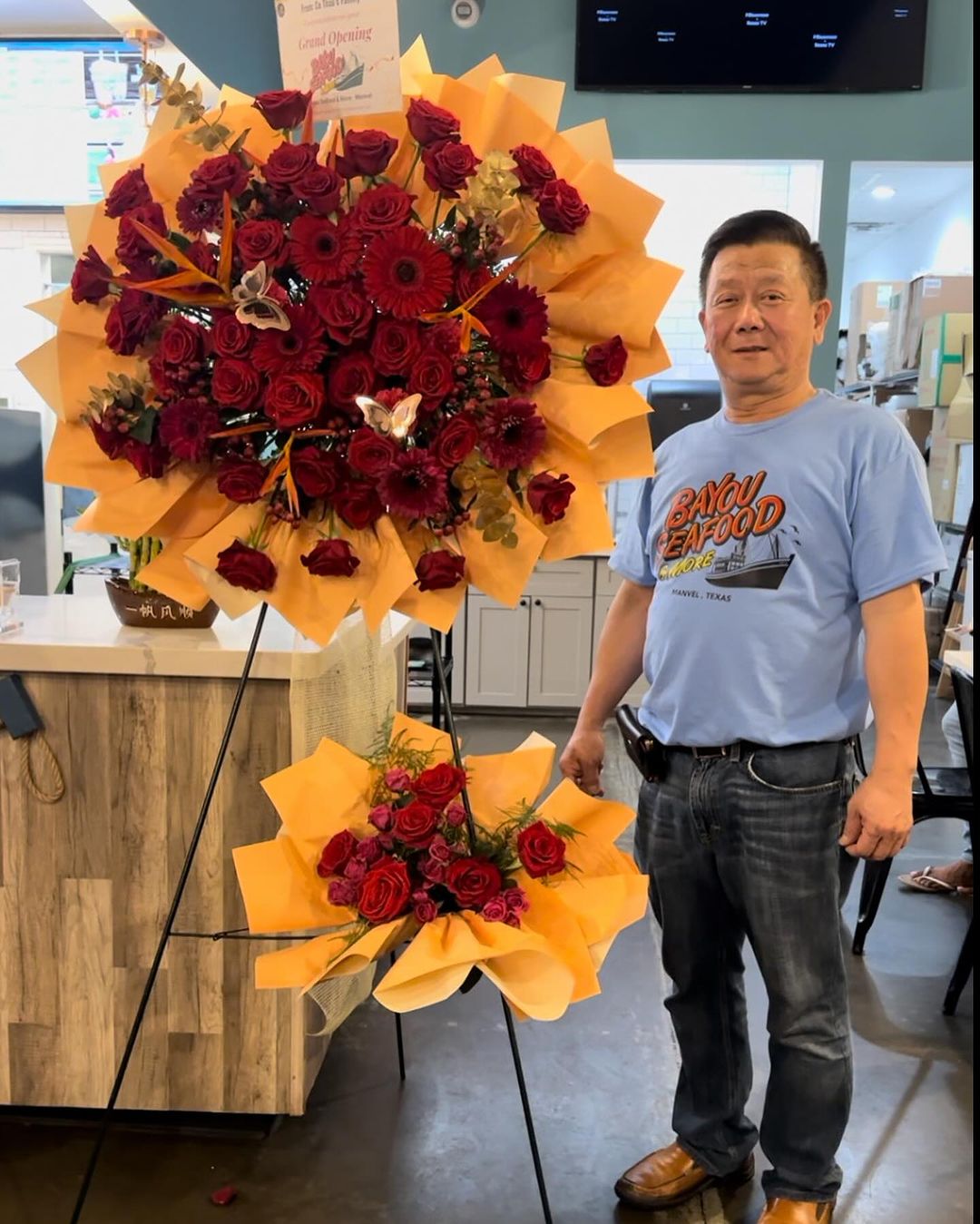 Vibrant Visionary Floral Stand image 1