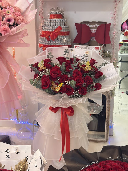 Scarlet Whisper Bouquet image 0