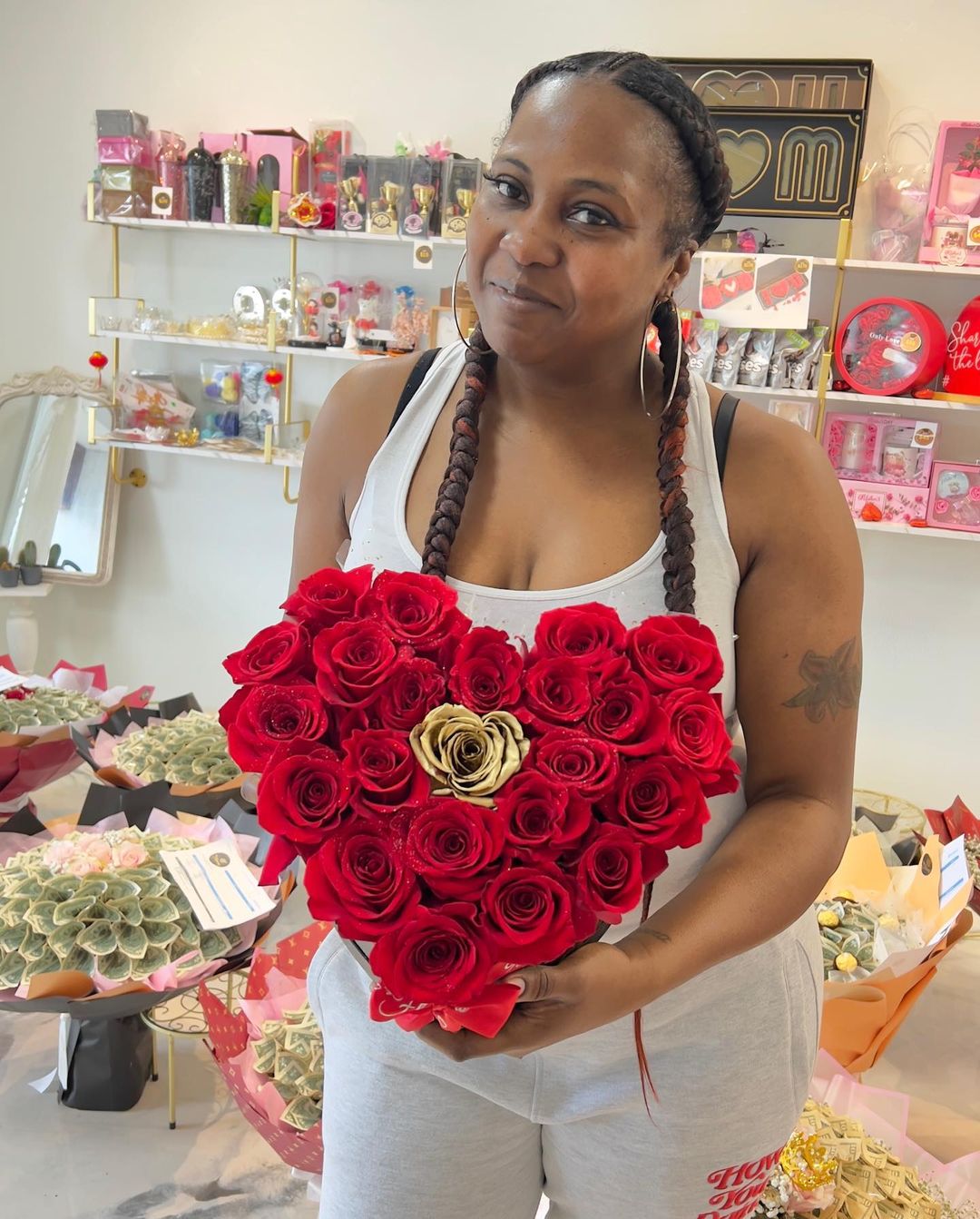 Crimson Love Centerpiece image 0