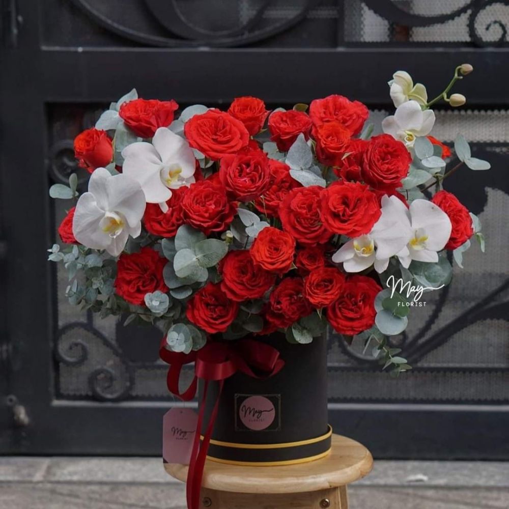 Red Rose with Orchids Box image 0