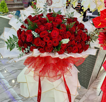 Celebration Apex Floral Stand image 4