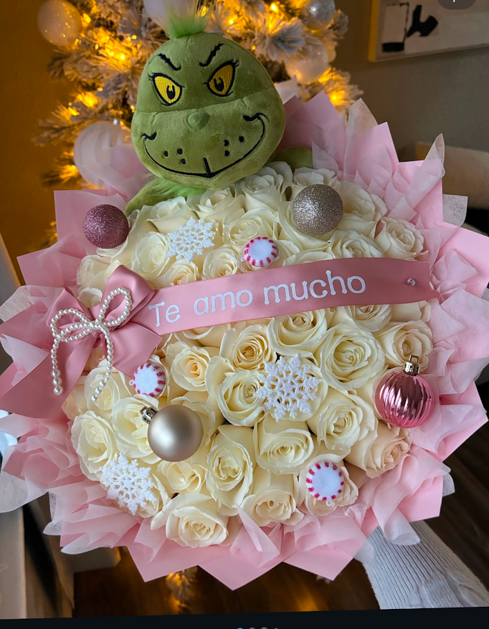 The Grinch Love Bouquet image 0