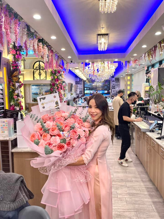 Blushing Elegance Grand Bouquet - 98 FLOWERS