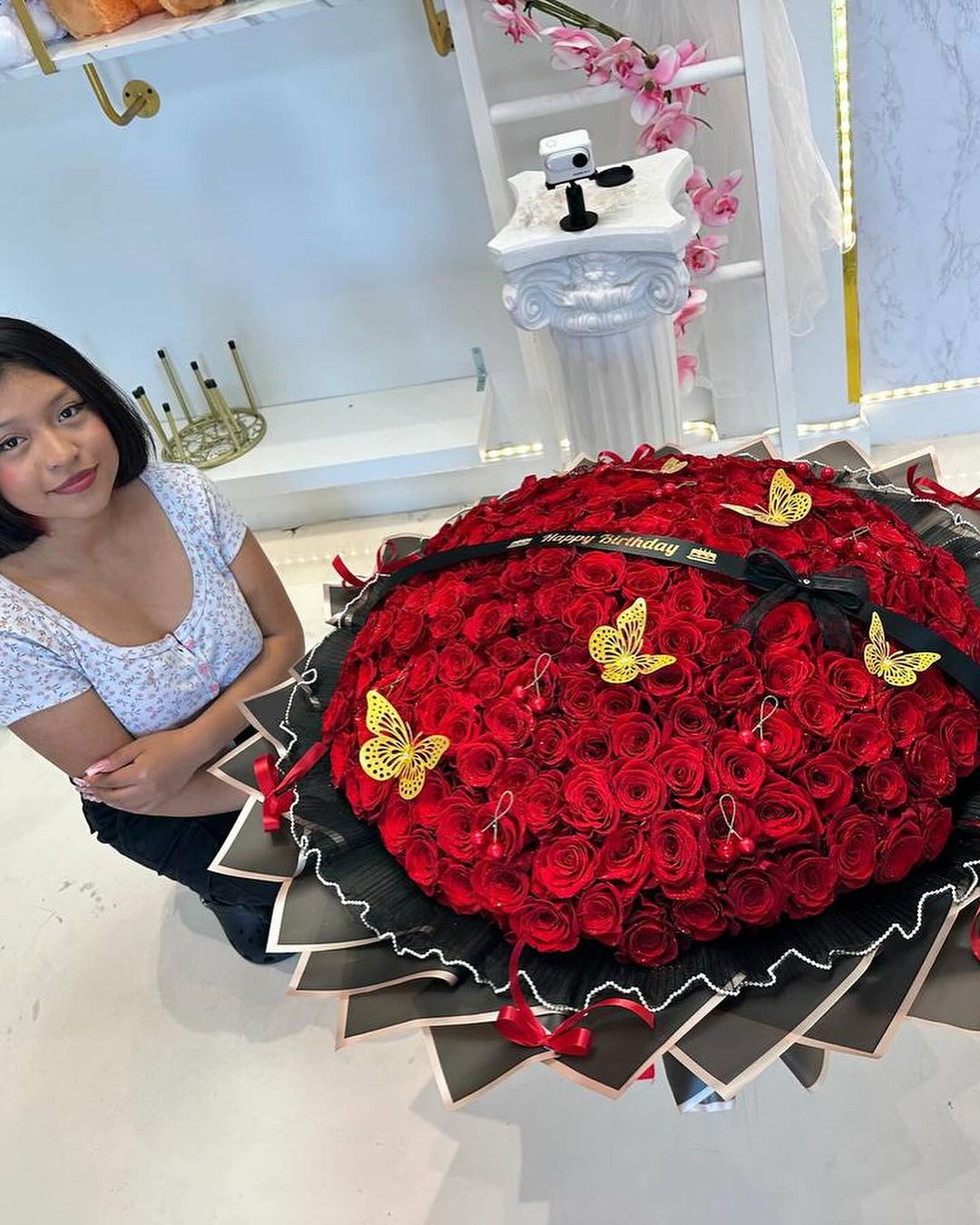 200 Red Roses Butterfly Bouquet image 3