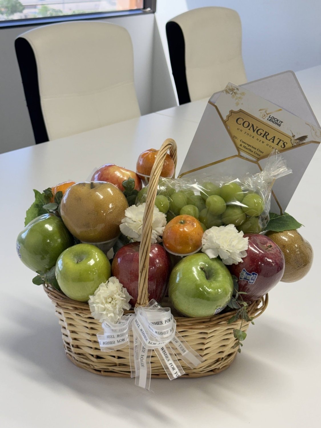 Classic Fresh Fruit Gift Basket - 98 FLOWERS