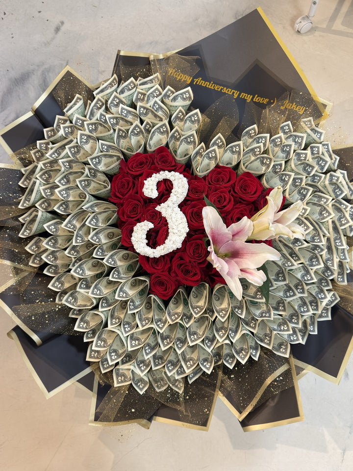 Custom Initial Heart Money & Rose Bouquet – $100 Cash Included