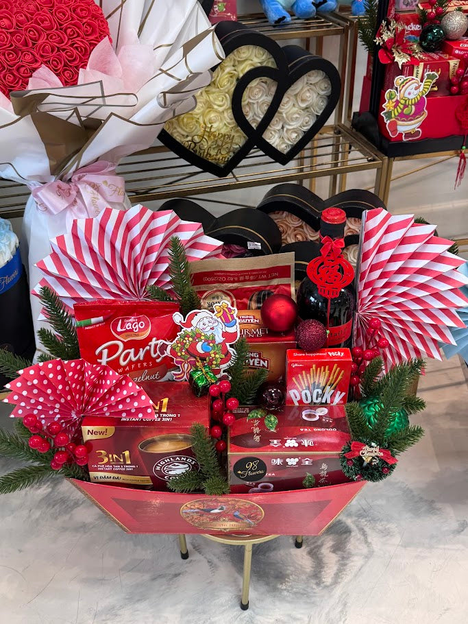 Holiday Luxe Gift Basket image 0