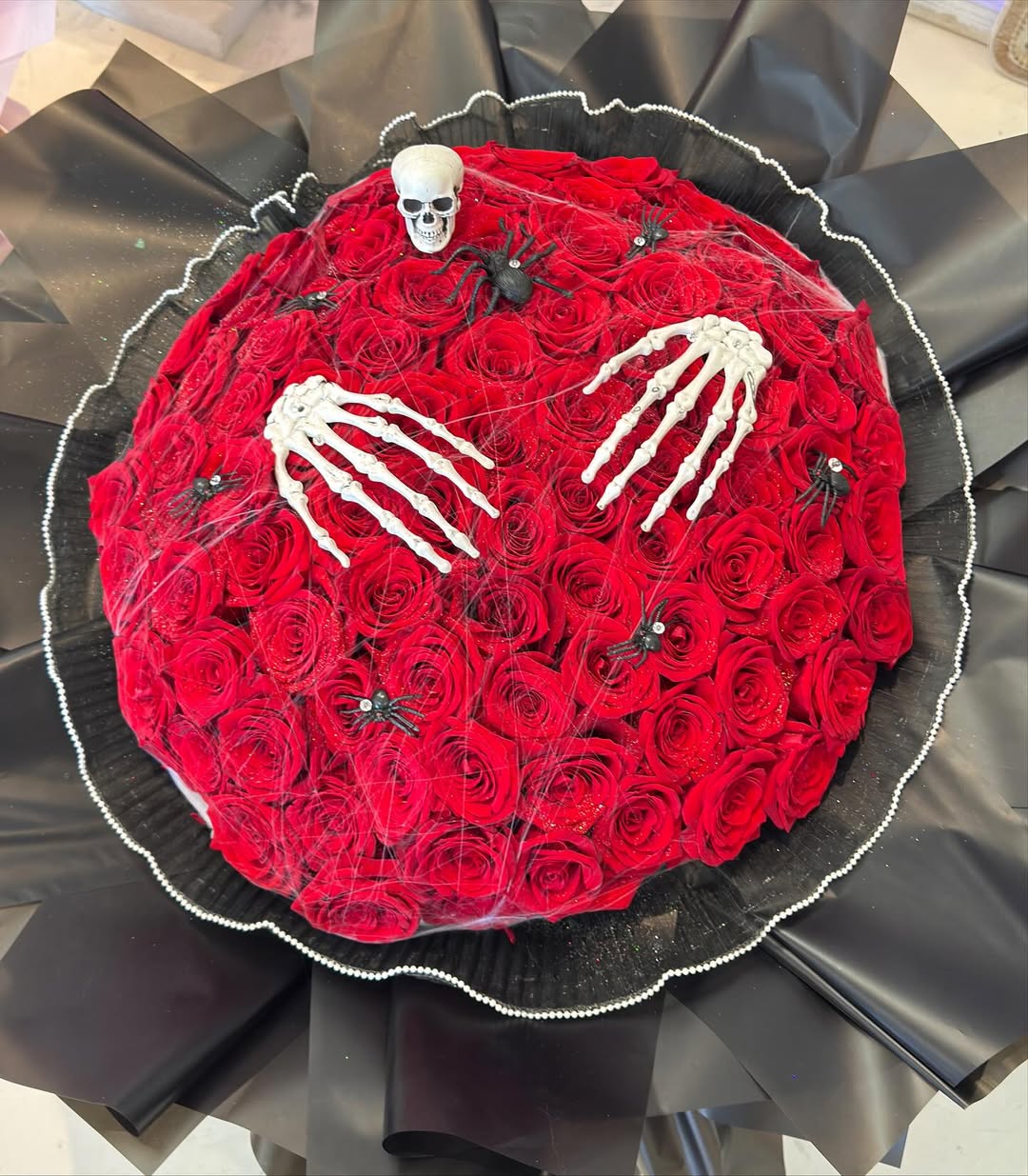 Haunted Love Red Rose Box image 2