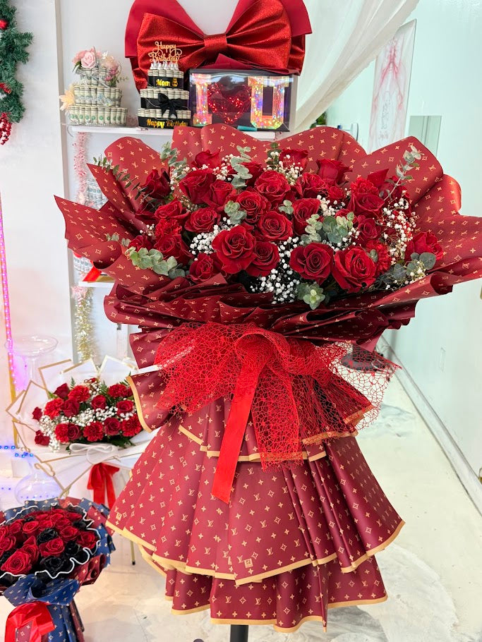 Crimson Majesty Bouquet image 0