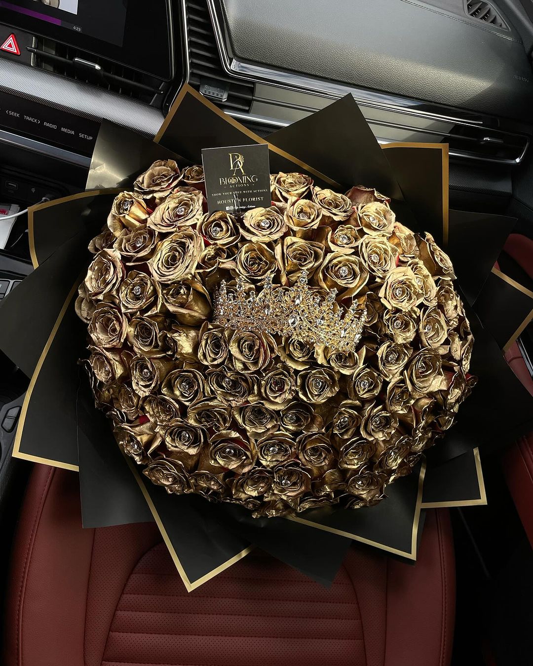Golden Monarch Bouquet image 3