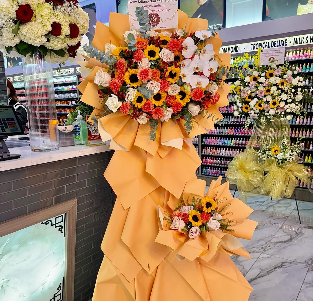 Celebration Apex Floral Stand image 5