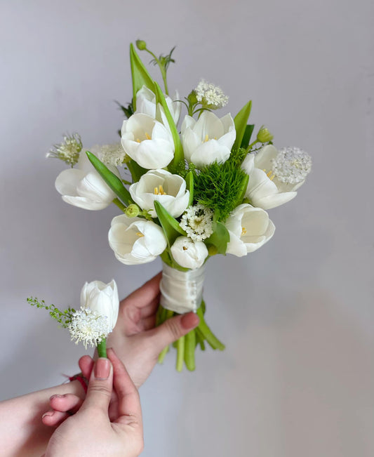 White Tulip Garden Wedding Bouquet Set image 0